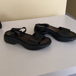 Size 39 Dansko strappy sandals